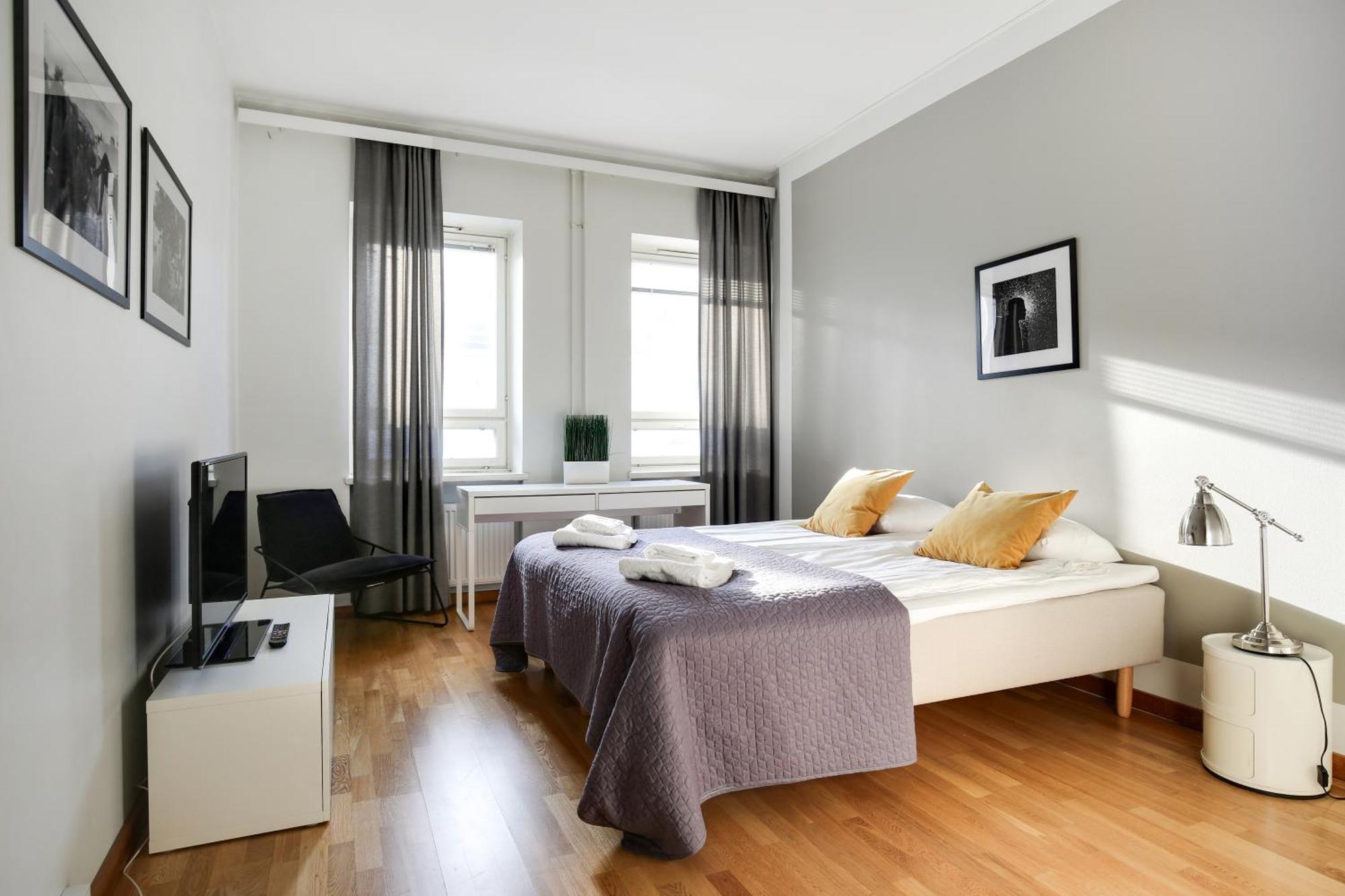 Kotimaailma Apartments Kamppi - 3Br In The Center With Key Code Helsinki Exterior foto